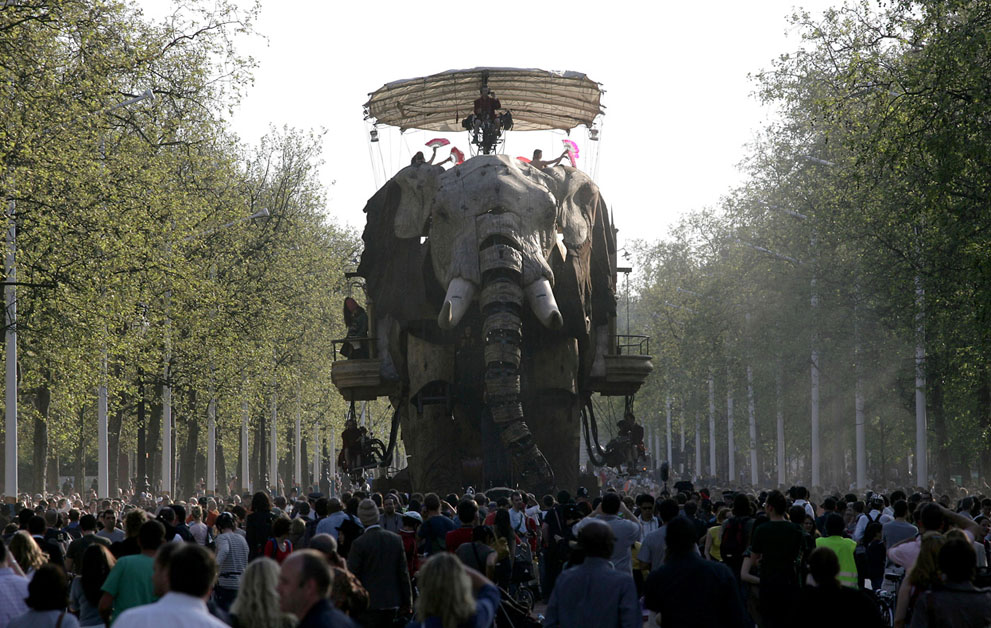 法国Royal De Luxe 剧团的大型街头木偶 - wuwei1101 - 西花社 法国Royal De Luxe 剧团的大型街头木偶 - wuwei1101 - 西花社