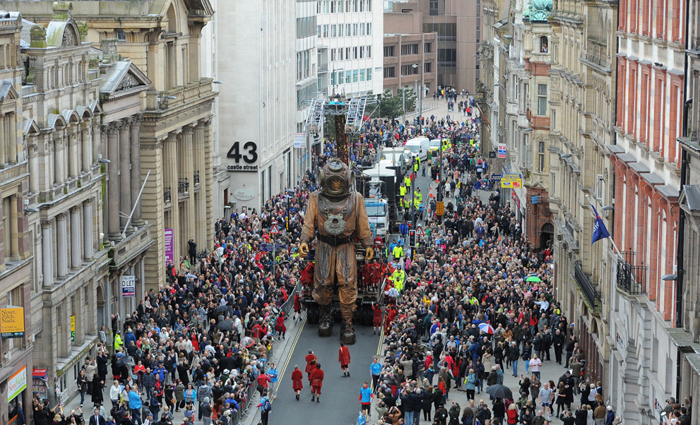 法国Royal De Luxe 剧团的大型街头木偶 - wuwei1101 - 西花社 法国Royal De Luxe 剧团的大型街头木偶 - wuwei1101 - 西花社