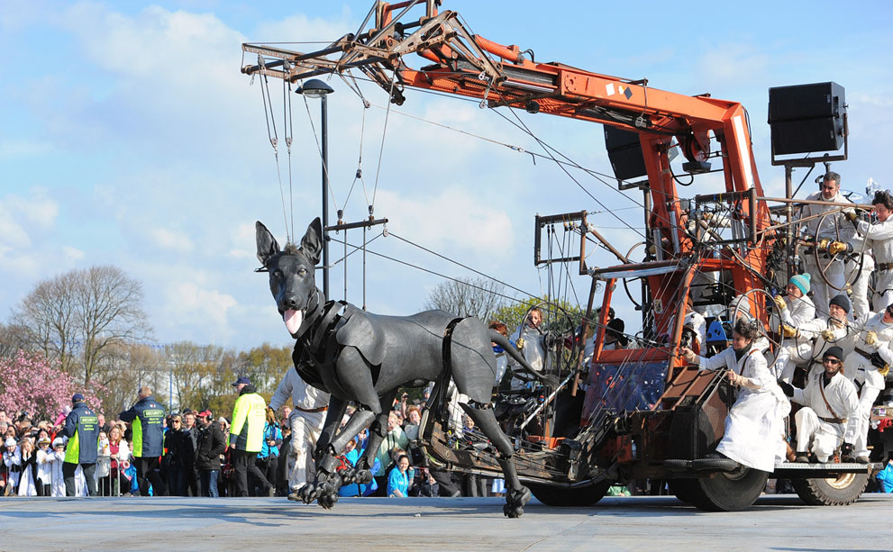 法国Royal De Luxe 剧团的大型街头木偶 - wuwei1101 - 西花社 法国Royal De Luxe 剧团的大型街头木偶 - wuwei1101 - 西花社