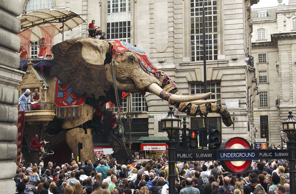 法国Royal De Luxe 剧团的大型街头木偶 - wuwei1101 - 西花社 法国Royal De Luxe 剧团的大型街头木偶 - wuwei1101 - 西花社