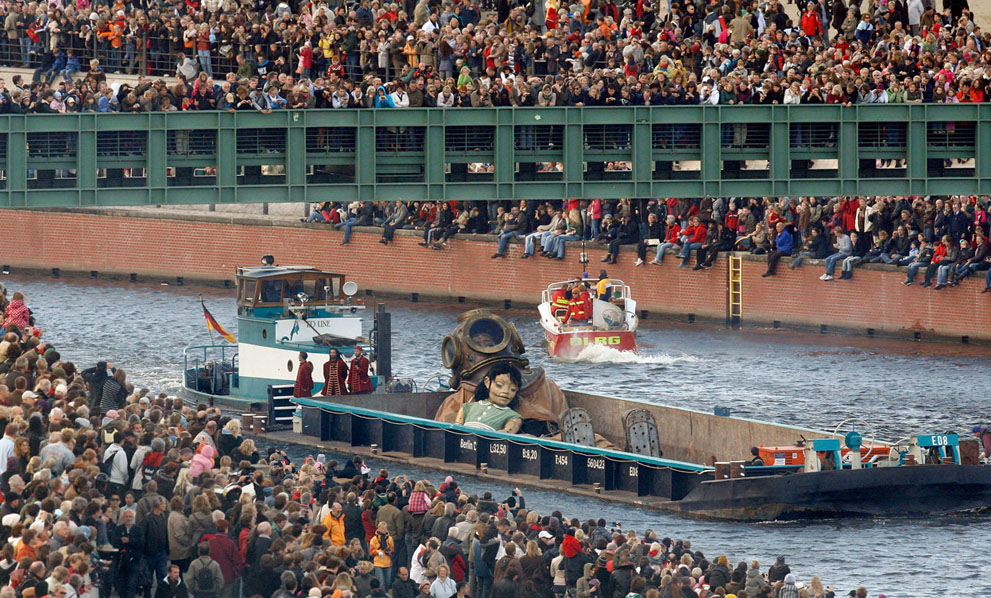 法国Royal De Luxe 剧团的大型街头木偶 - wuwei1101 - 西花社 法国Royal De Luxe 剧团的大型街头木偶 - wuwei1101 - 西花社