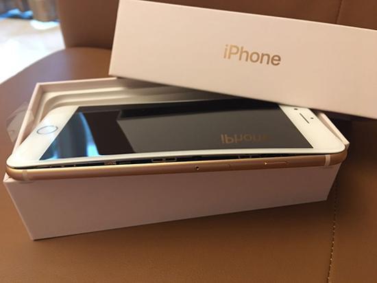 iPhone8Plus電池膨脹
