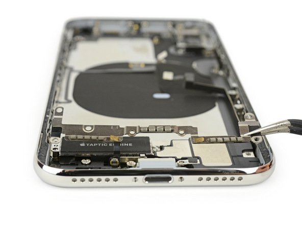 iPhone X拆解:背板零件1