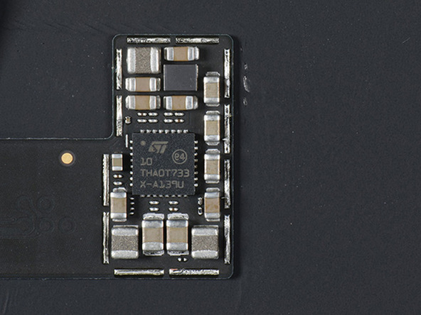 iPhone X拆解:10 THADT733 X-139U