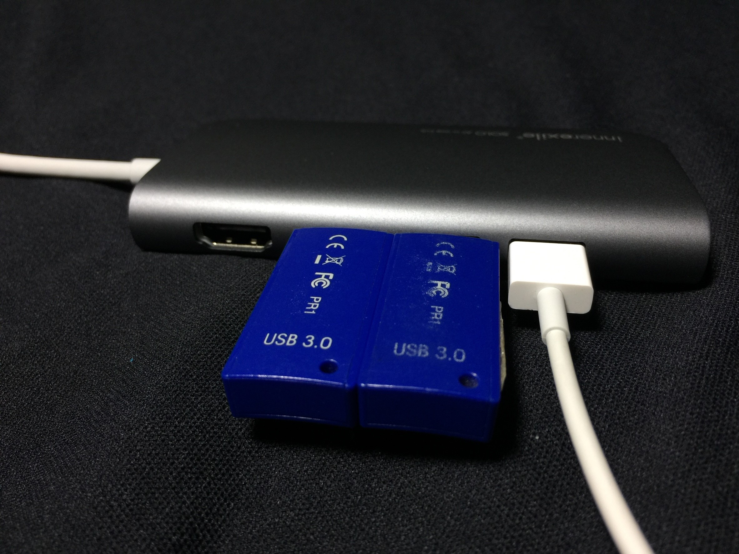innerexile®️ SOLO 配備有三個USB 3.0