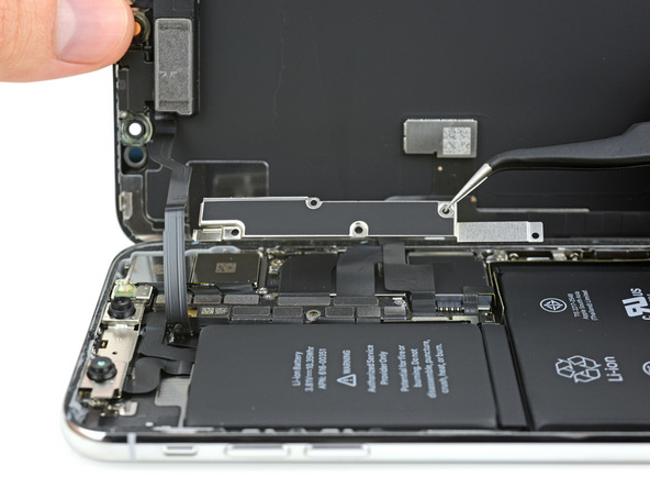 iPhone X拆解:密集度很高的接口排列