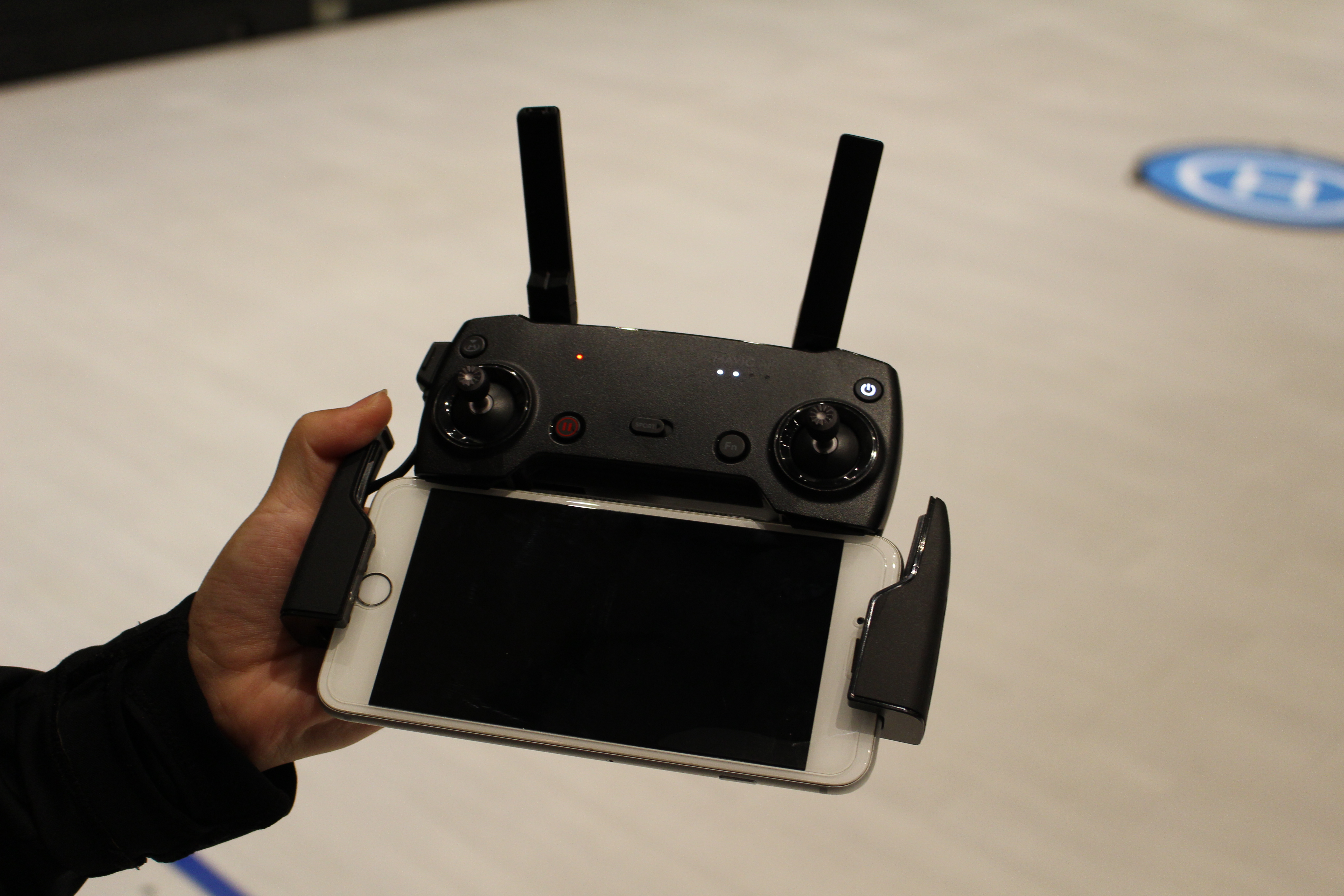 Mavic Air 遙控器（展開）