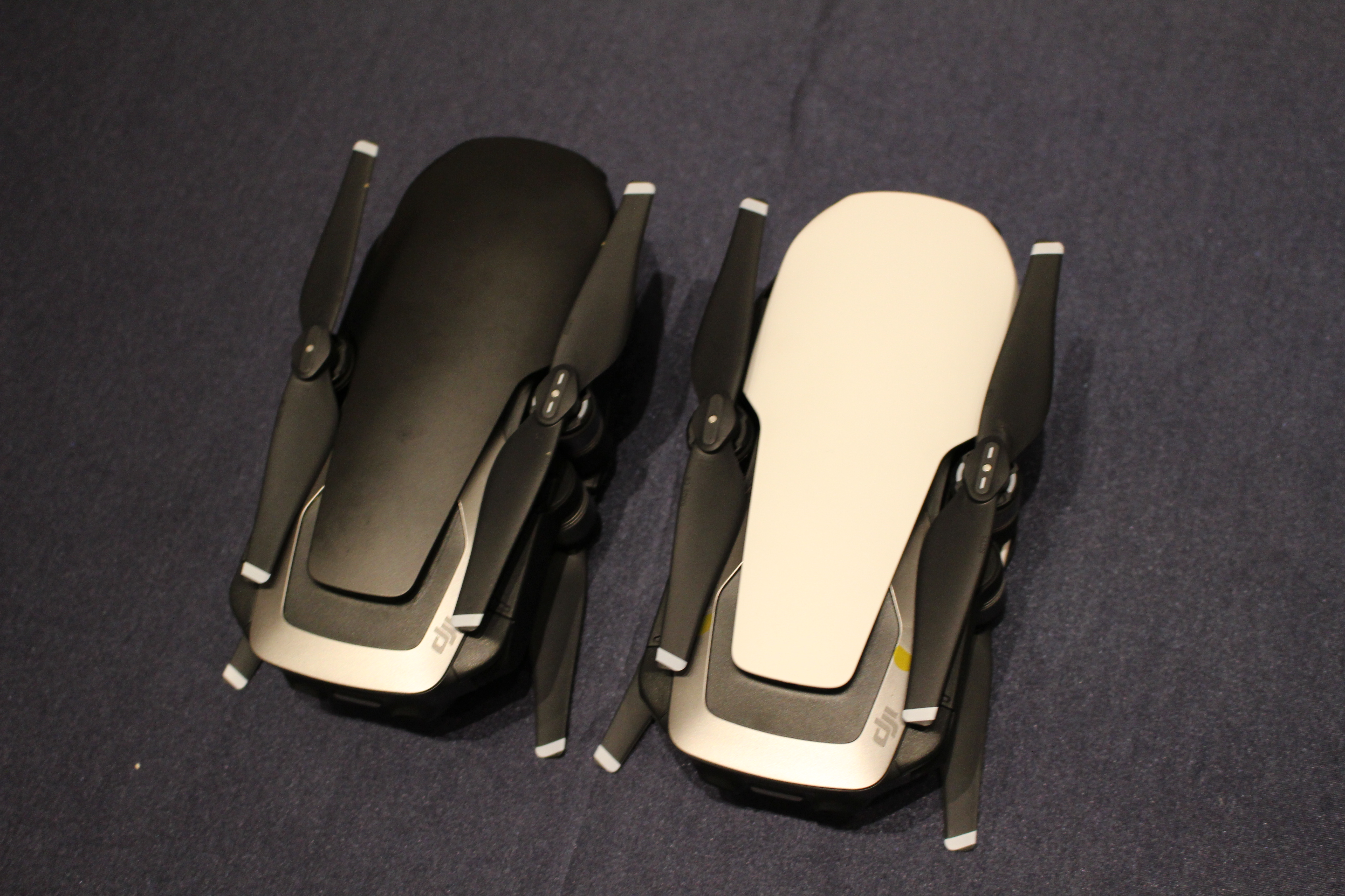 Mavic Air 曜石黑、雪域白