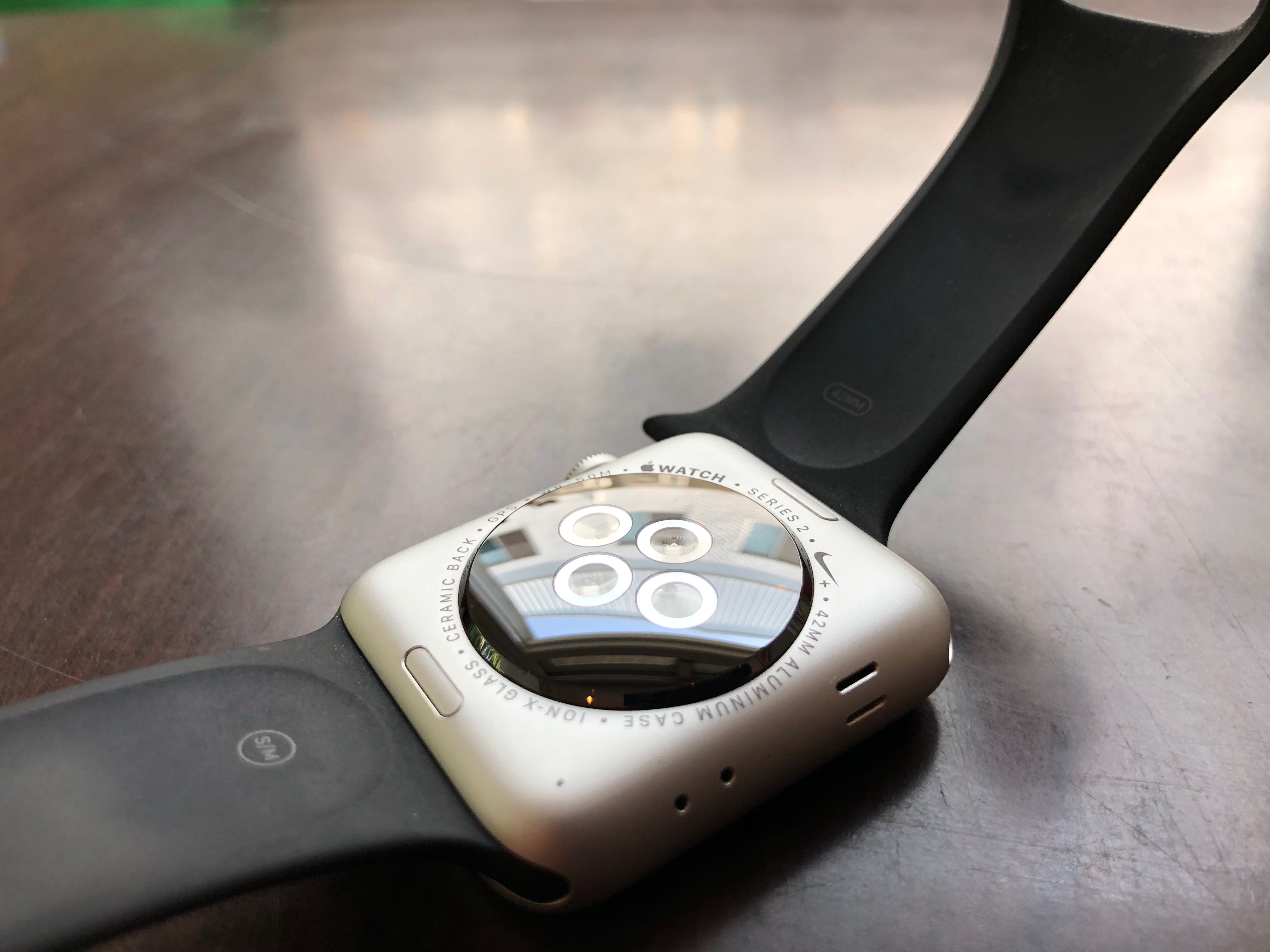 Apple Watch、錶帶、彩虹錶帶、Pride、Apple Store