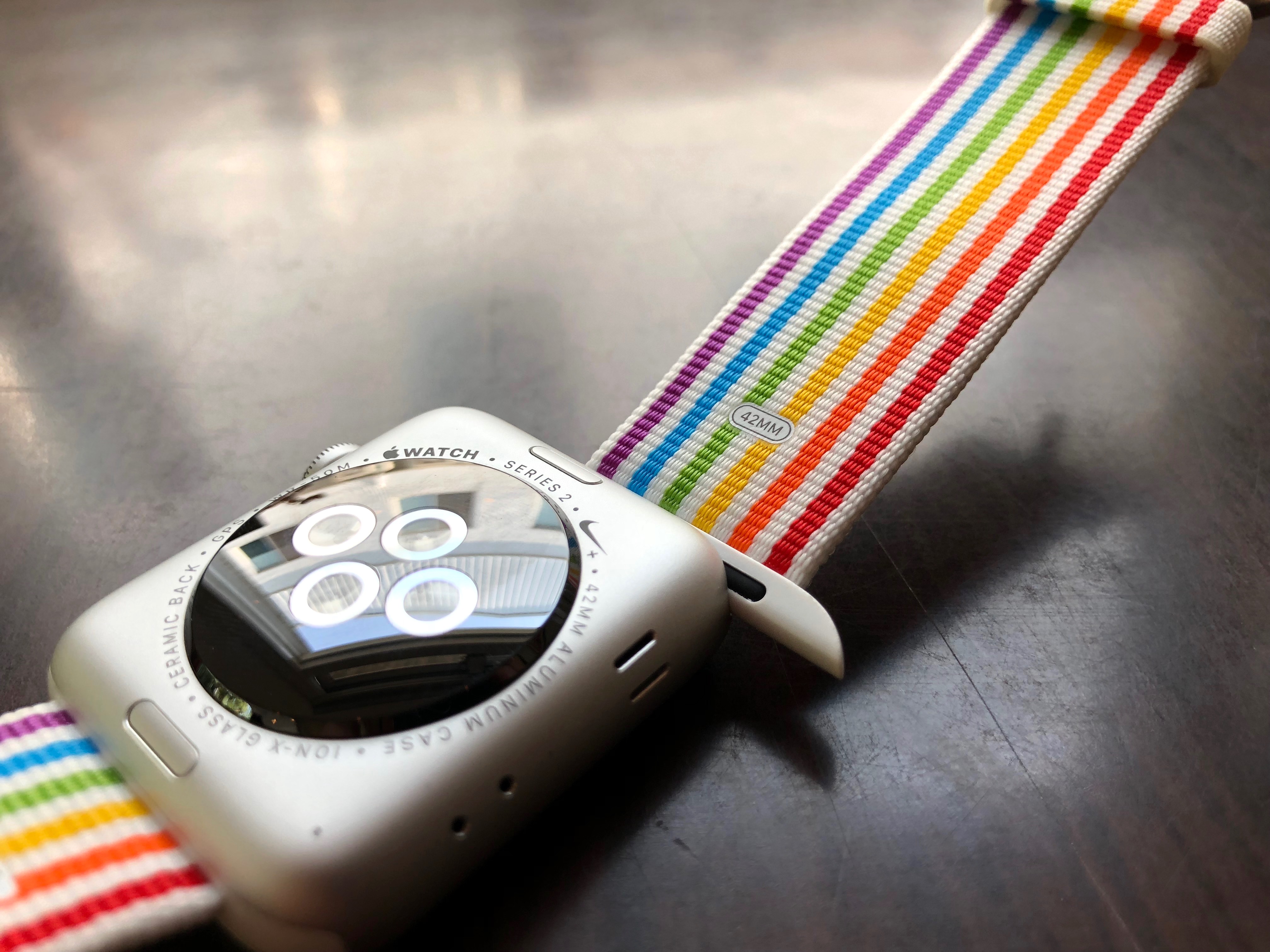 Apple Watch、錶帶、彩虹錶帶、Pride、Apple Store