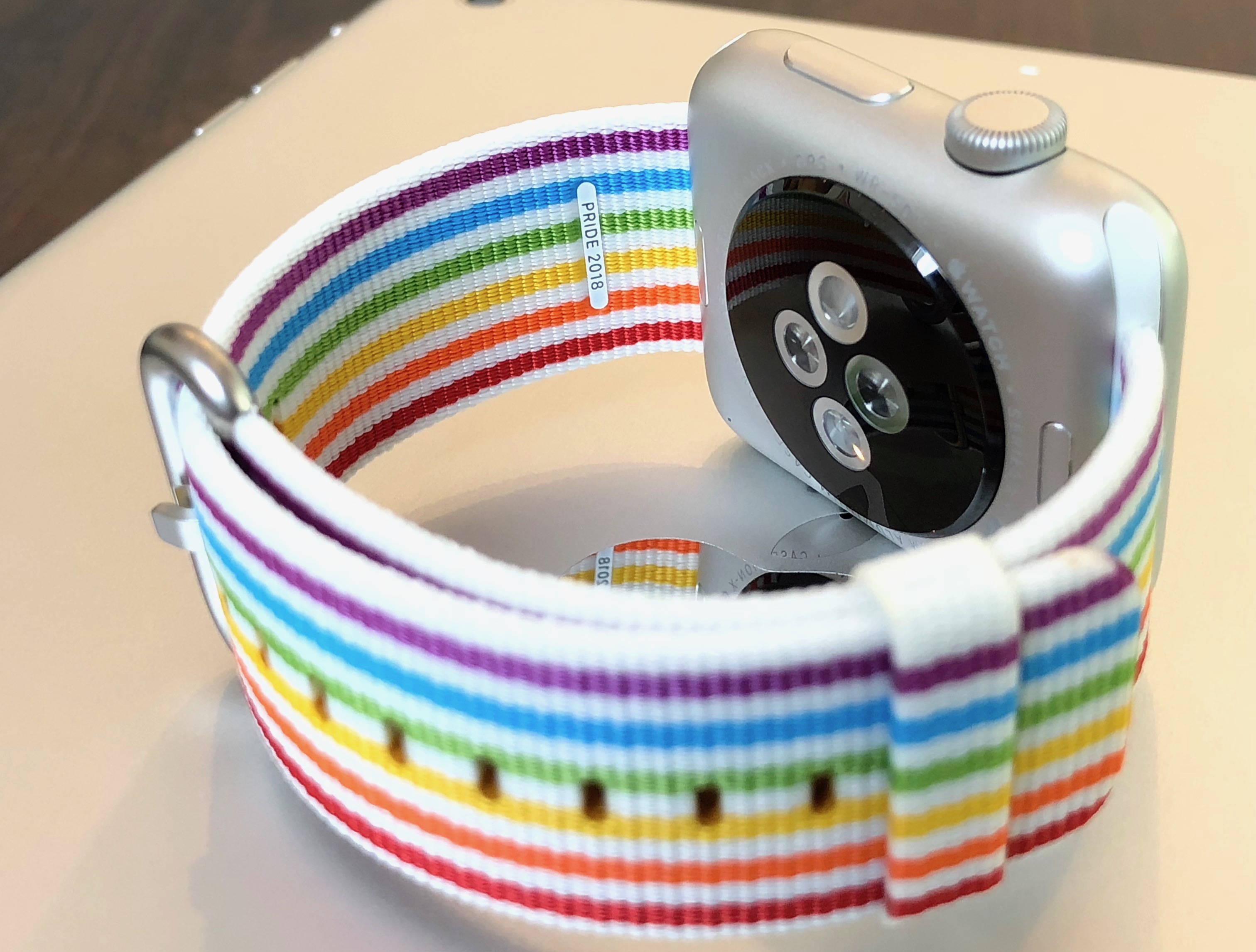 Apple Watch、錶帶、彩虹錶帶、Pride、Apple Store
