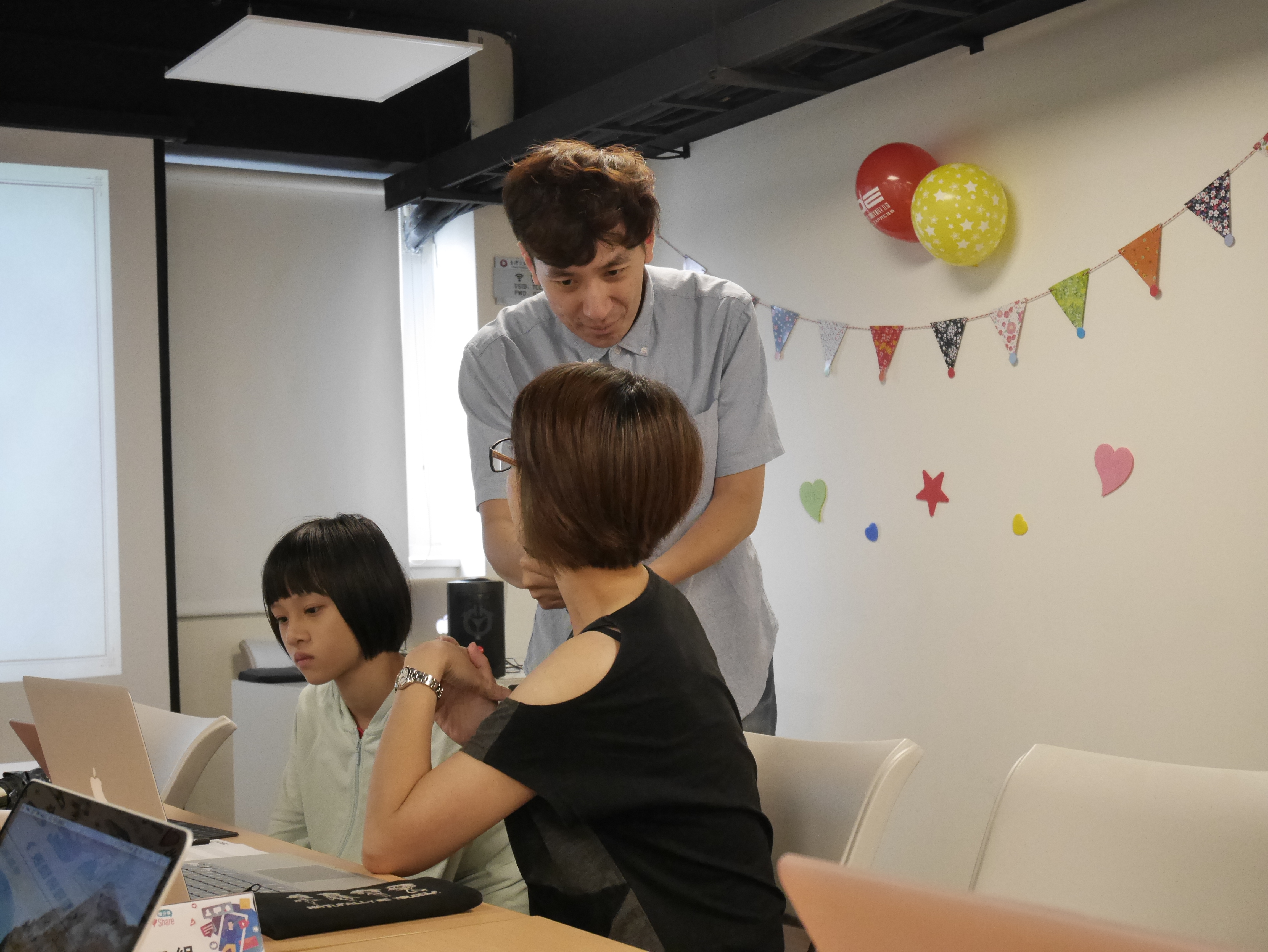 德誼數位、DE iShare 愛分享、Apple