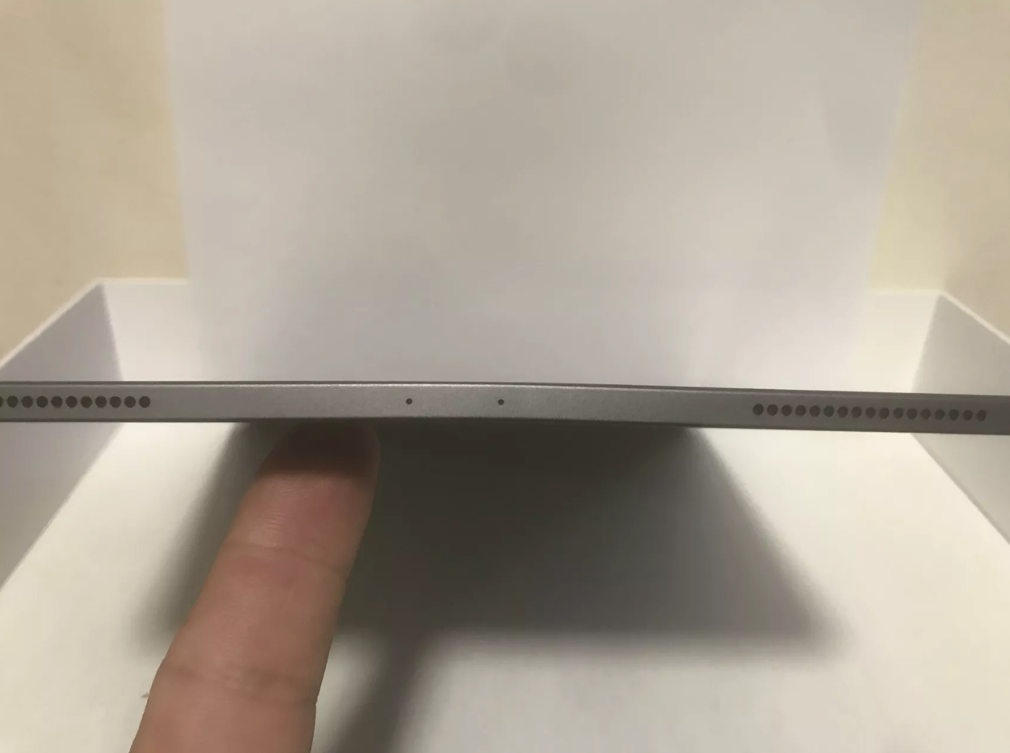 iPad Pro 彎曲門 變彎