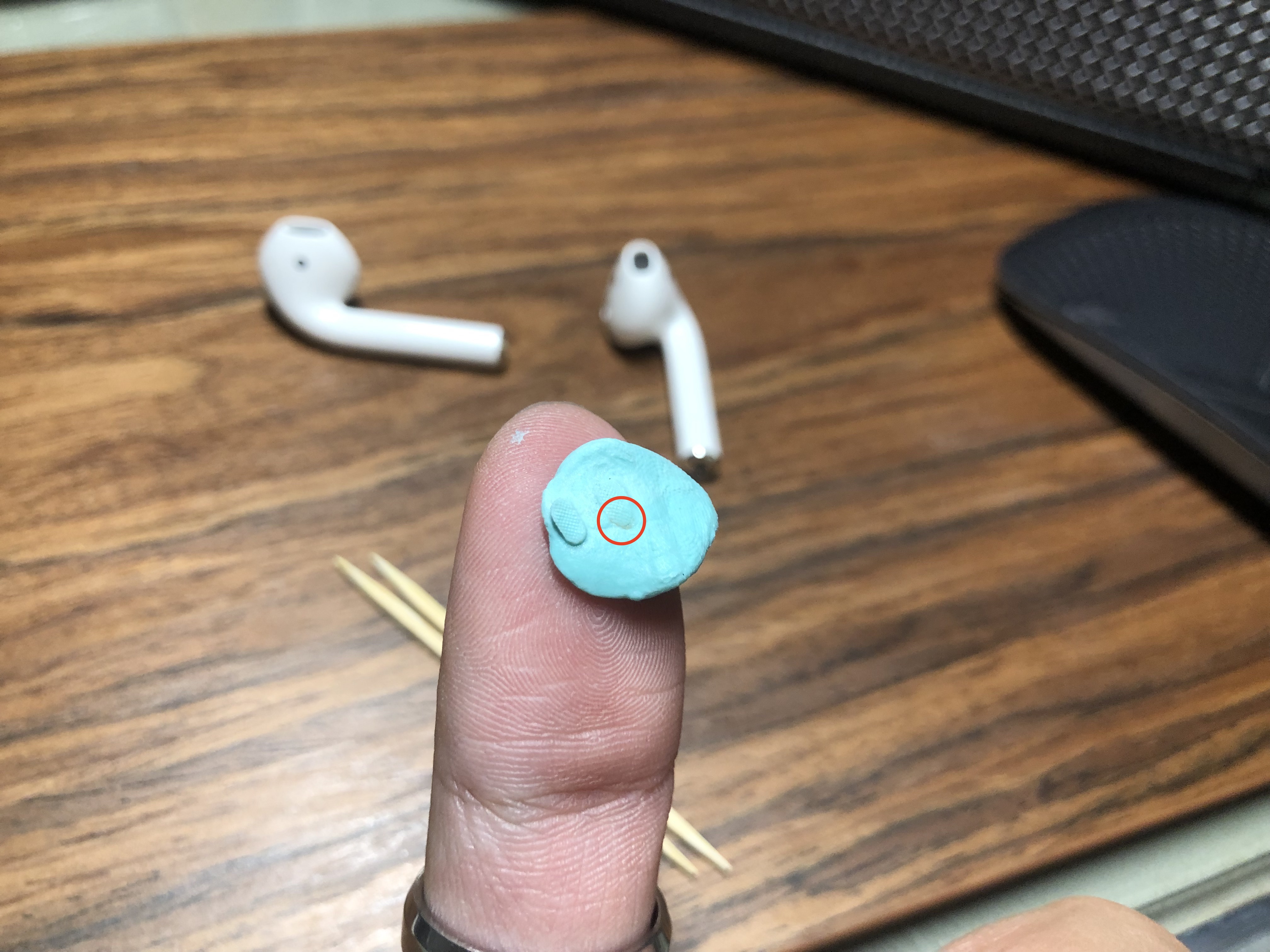 萬用黏土、AirPods 清潔