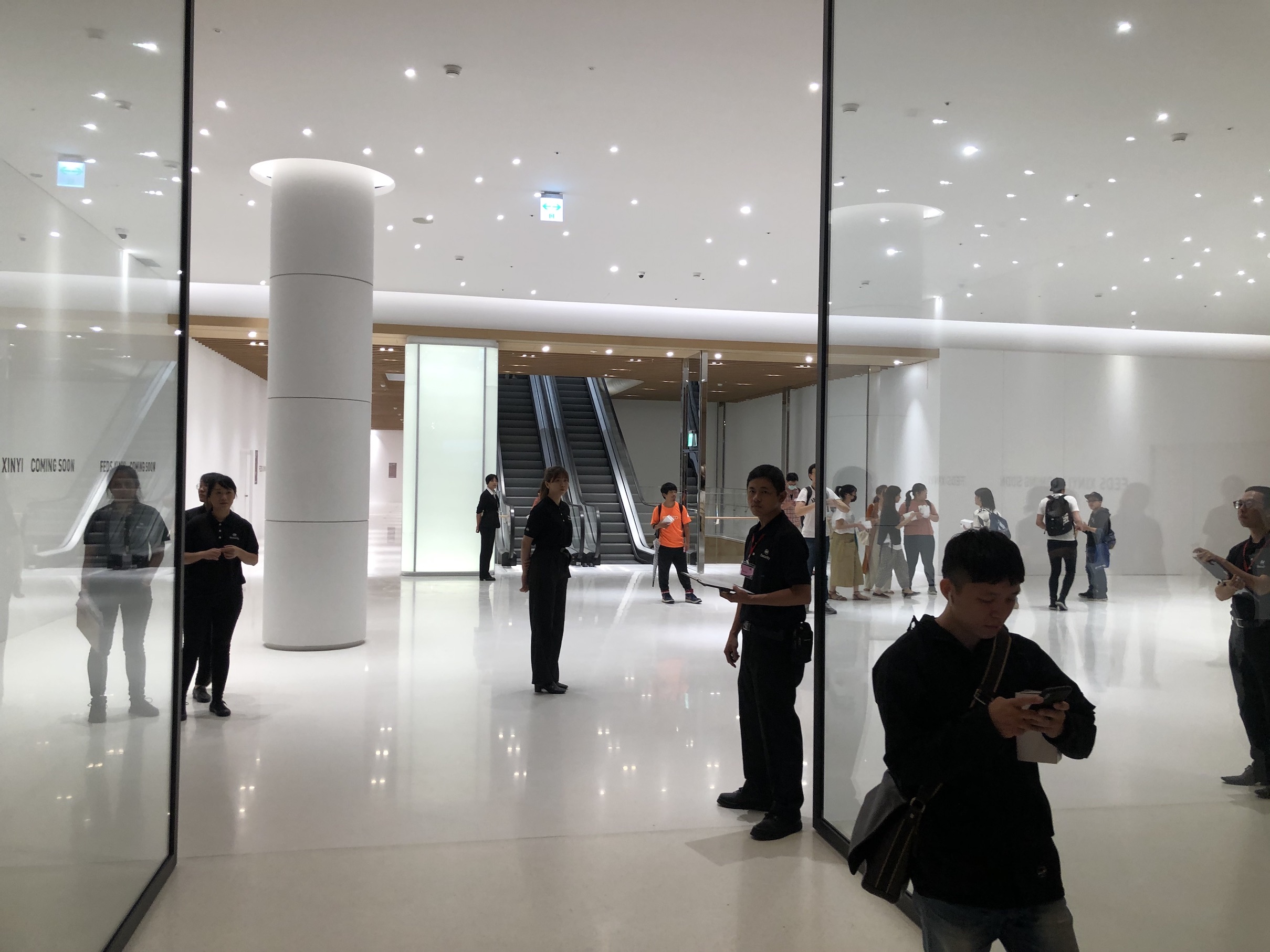 信義 A13 通往遠百