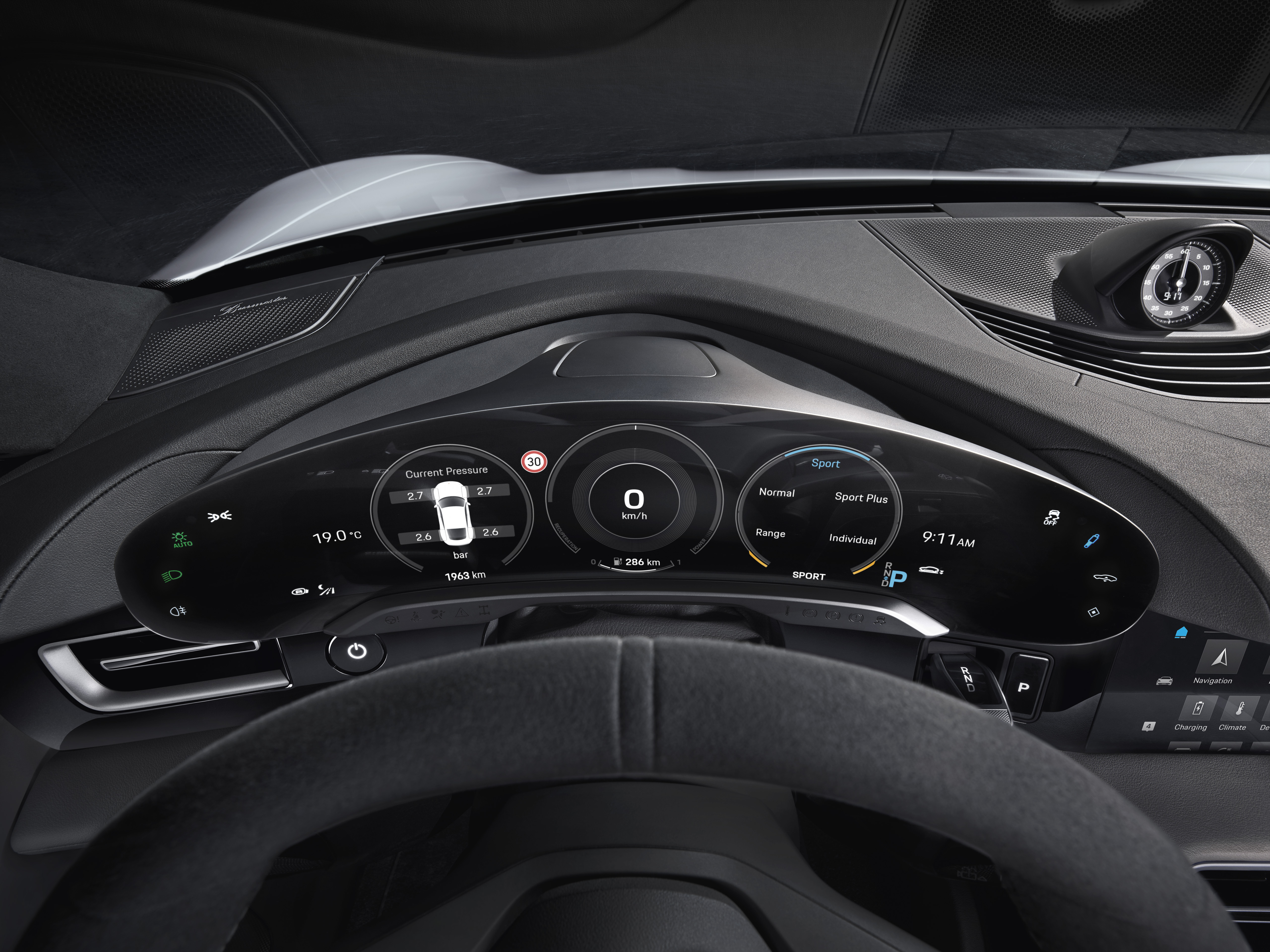 Porsche-Taycan-Interior-instrument