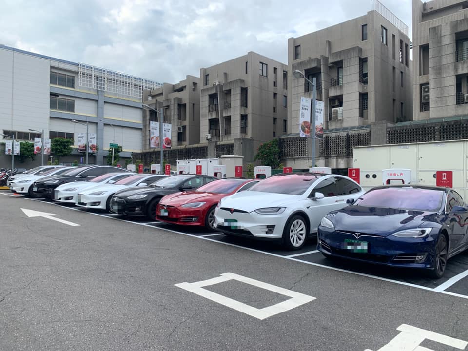 特斯拉 超充 超級充電站