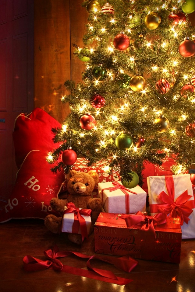 iPhone wallpaper for Christmas - Free to Download 2