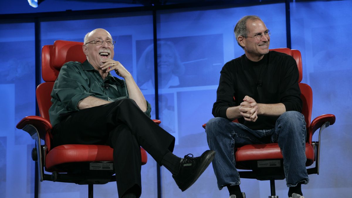 「Walt Mossberg steve jobs」的圖片搜尋結果