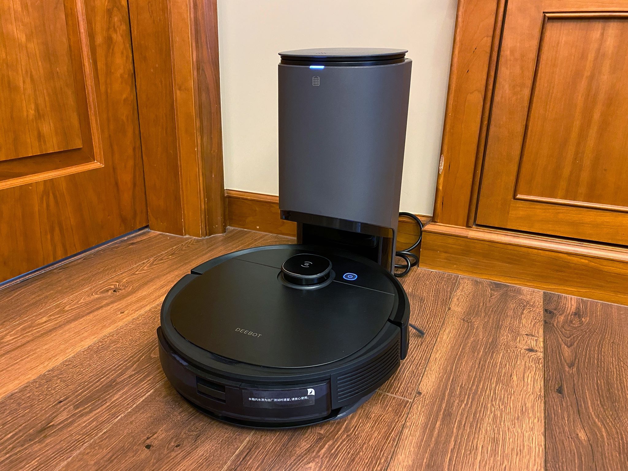 Ecovacs T8 AIVI+ 掃地機器人