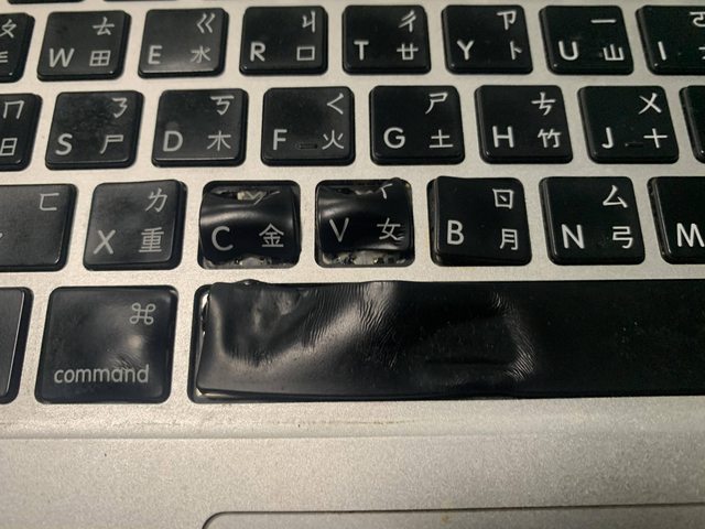 MacBook 爆炸