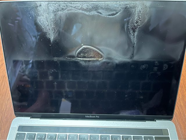 MacBook 爆炸