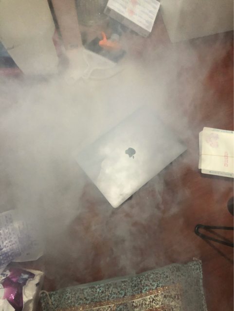 MacBook 爆炸