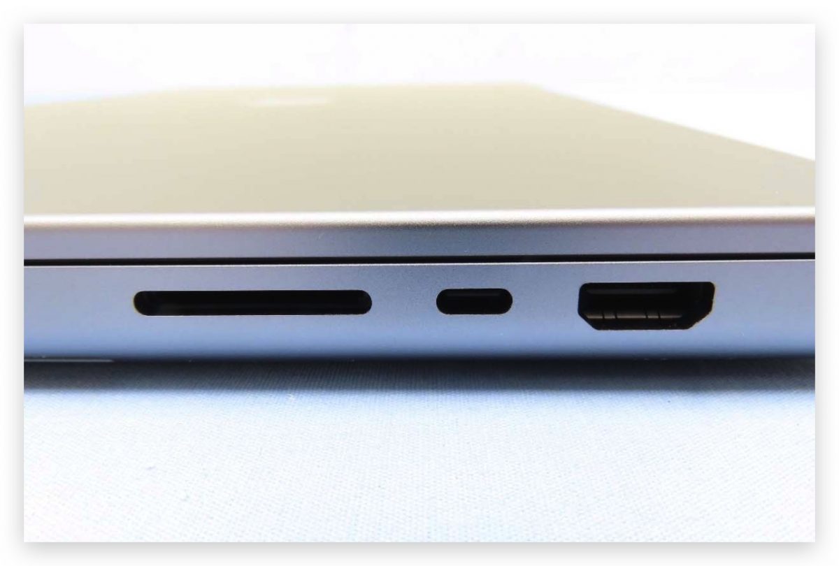 MacBook Pro  通過 NCC 審驗