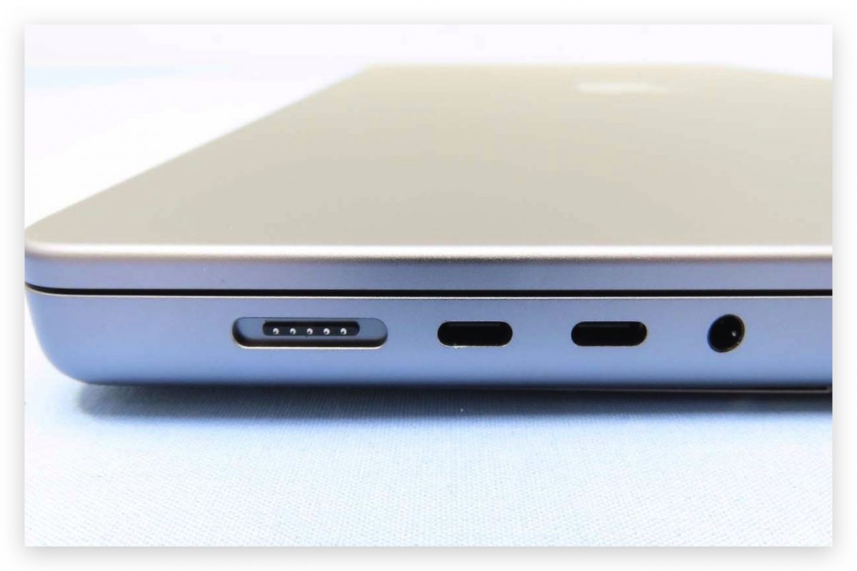 MacBook Pro  通過 NCC 審驗