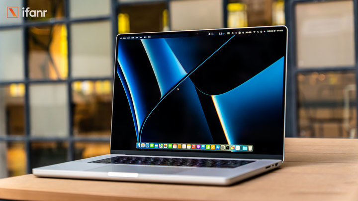 MacBook Pro 變厚