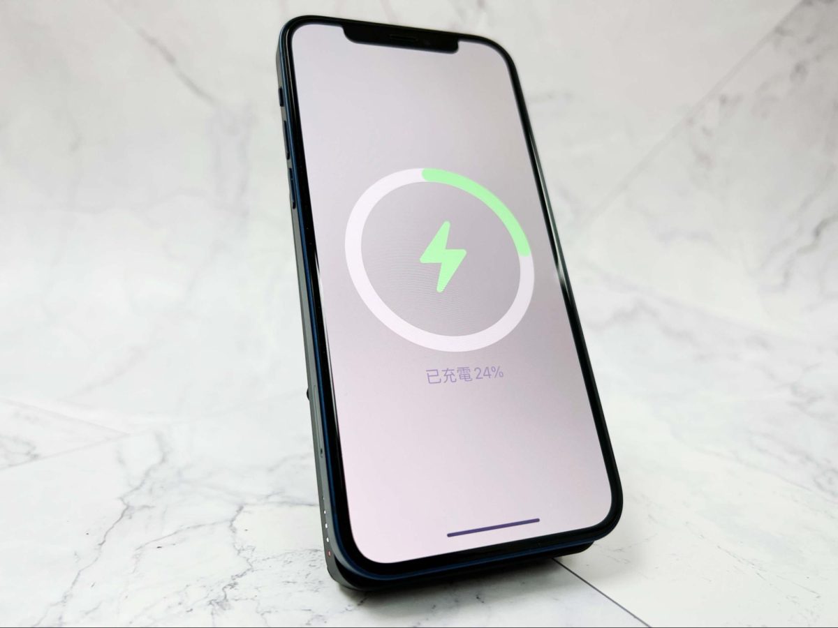Prelude SE MagSafe 立架式磁吸無線行動電源