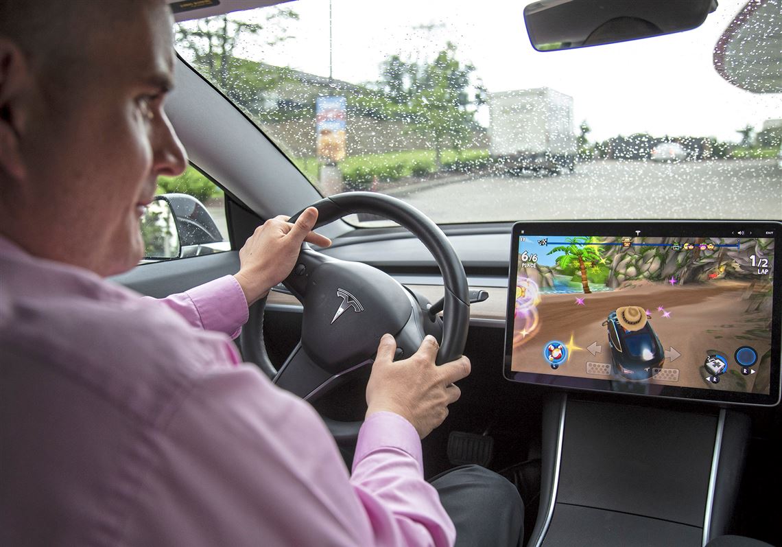 特斯拉 Tesla NHTSA 遊戲功能