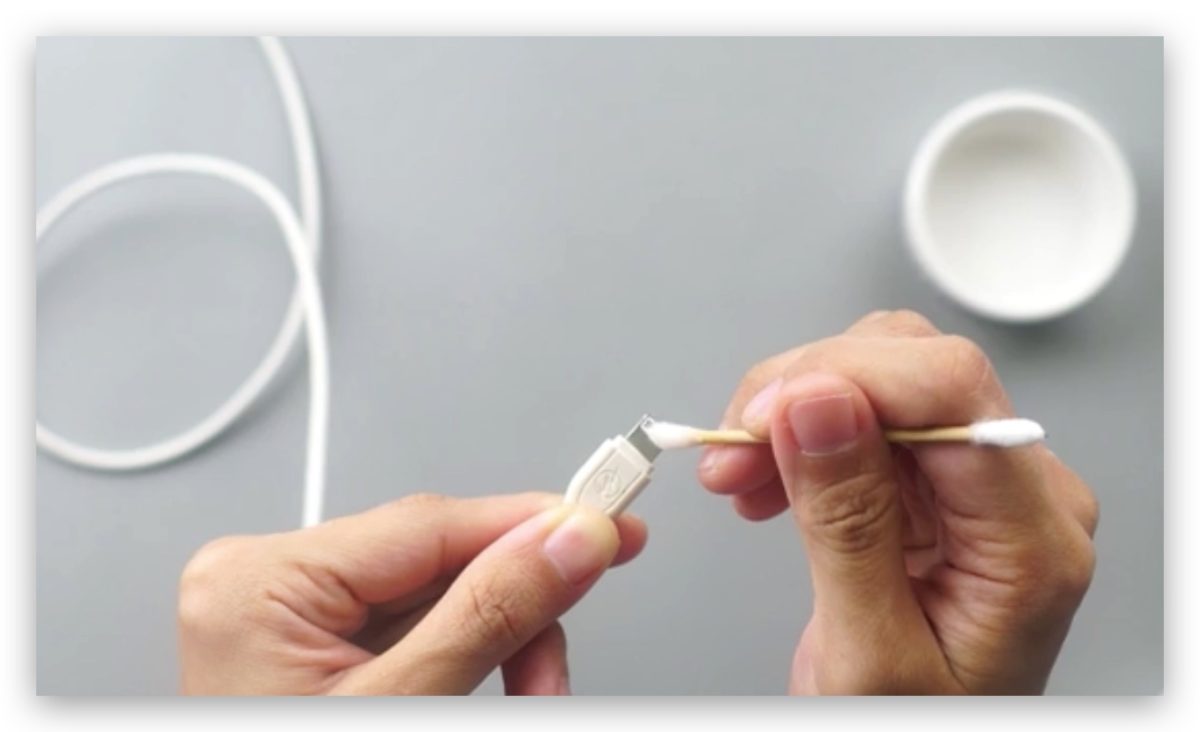 iPhone 充電充不進去