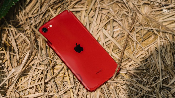 iPhone SE 3 iPhone 13
