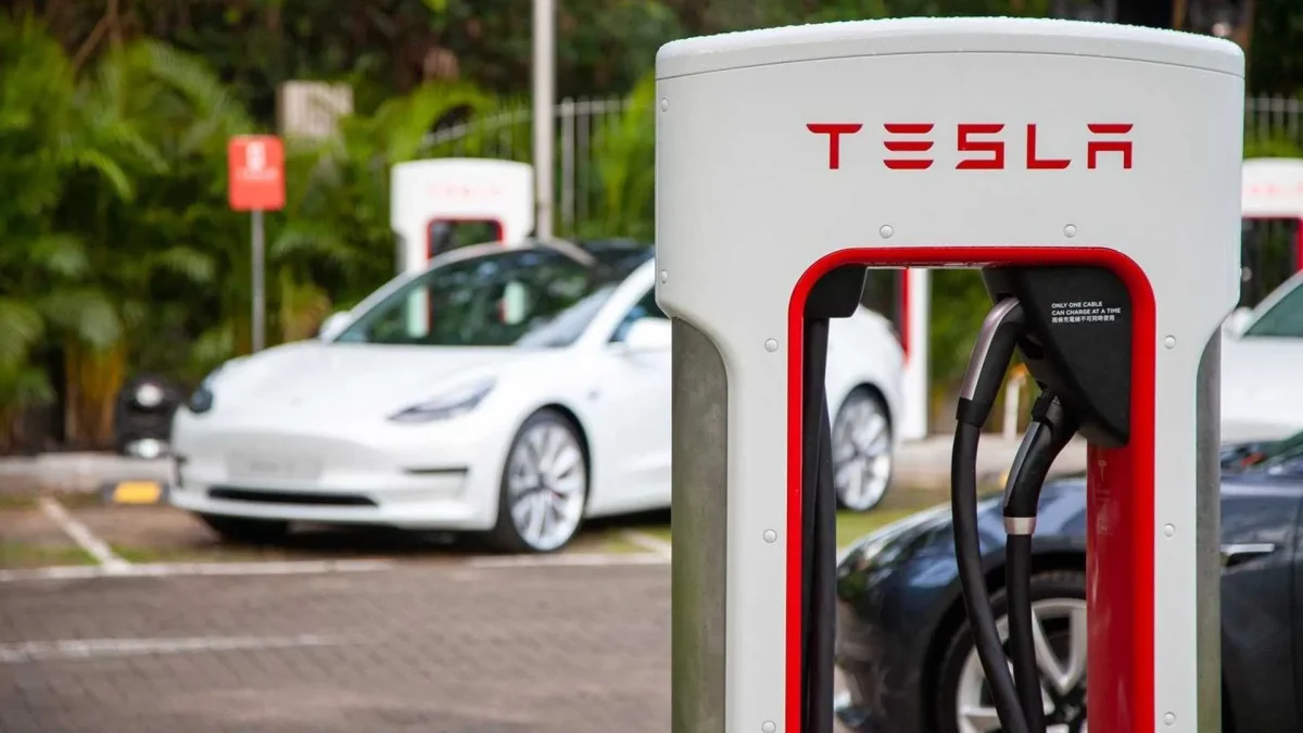特斯拉 Tesla 烏克蘭 俄羅斯 超充站