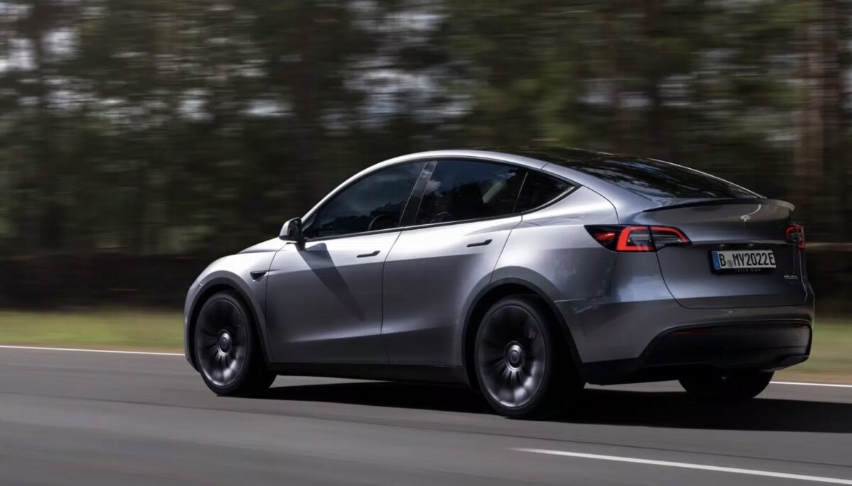 特斯拉 Tesla Model Y Quicksilver Midnight Cherry