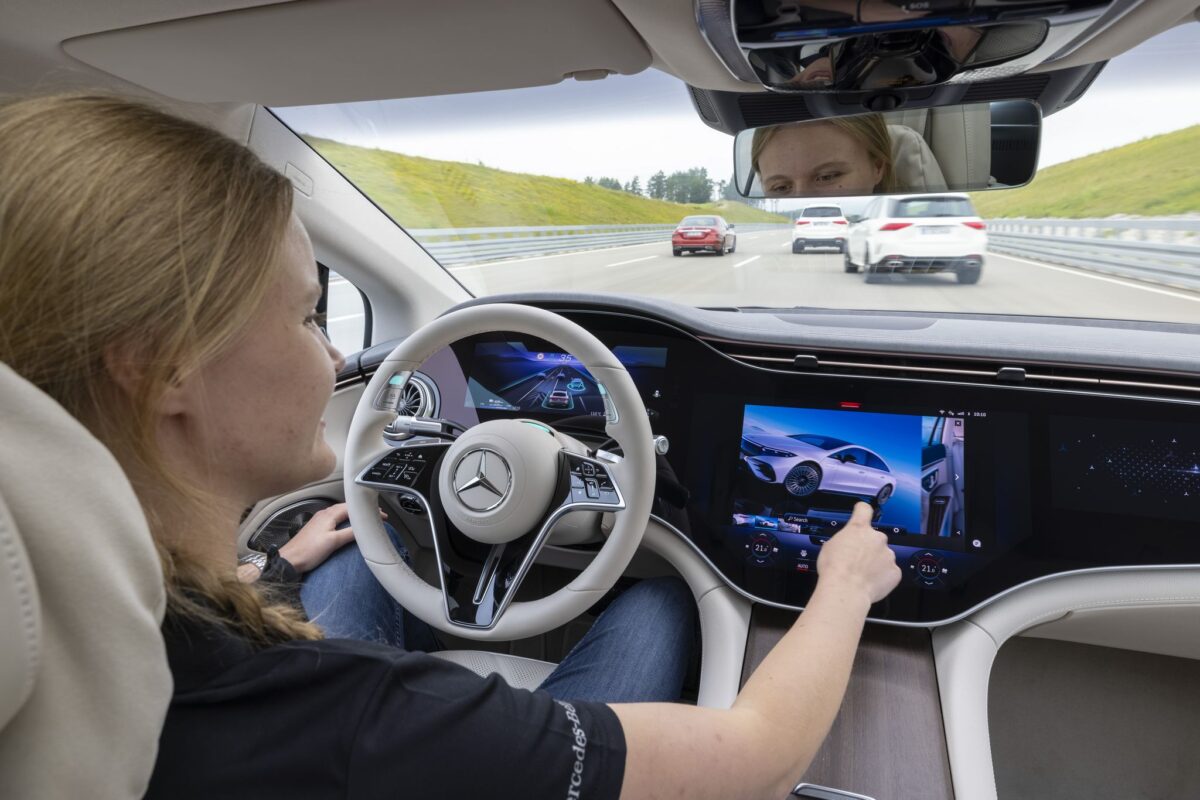 賓士 Mercedes-Benz Drive Pilot 自駕系統 Level 3 自駕 S-Class EQS 自動駕駛 自動輔助駕駛