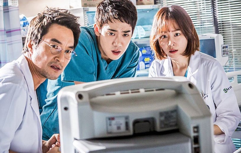 2023 Netflix 春節推薦韓劇《浪漫醫生金師傅》