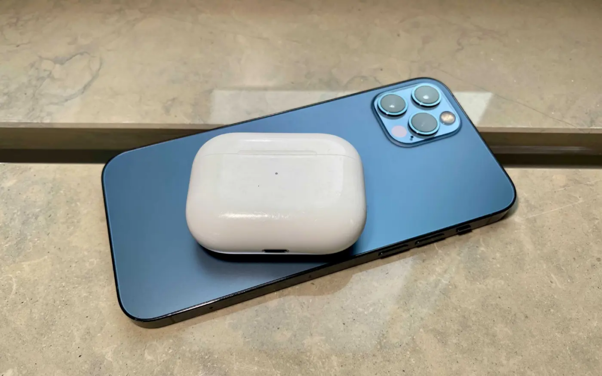 iPhone 無線充電 反向無線充電