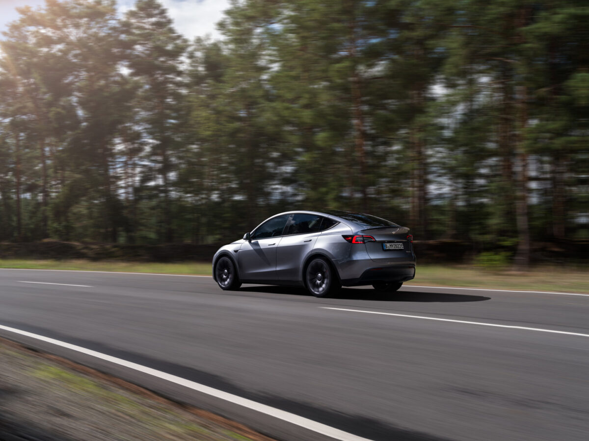 特斯拉 Tesla Model Y Quicksilver 閃電銀 白色內裝