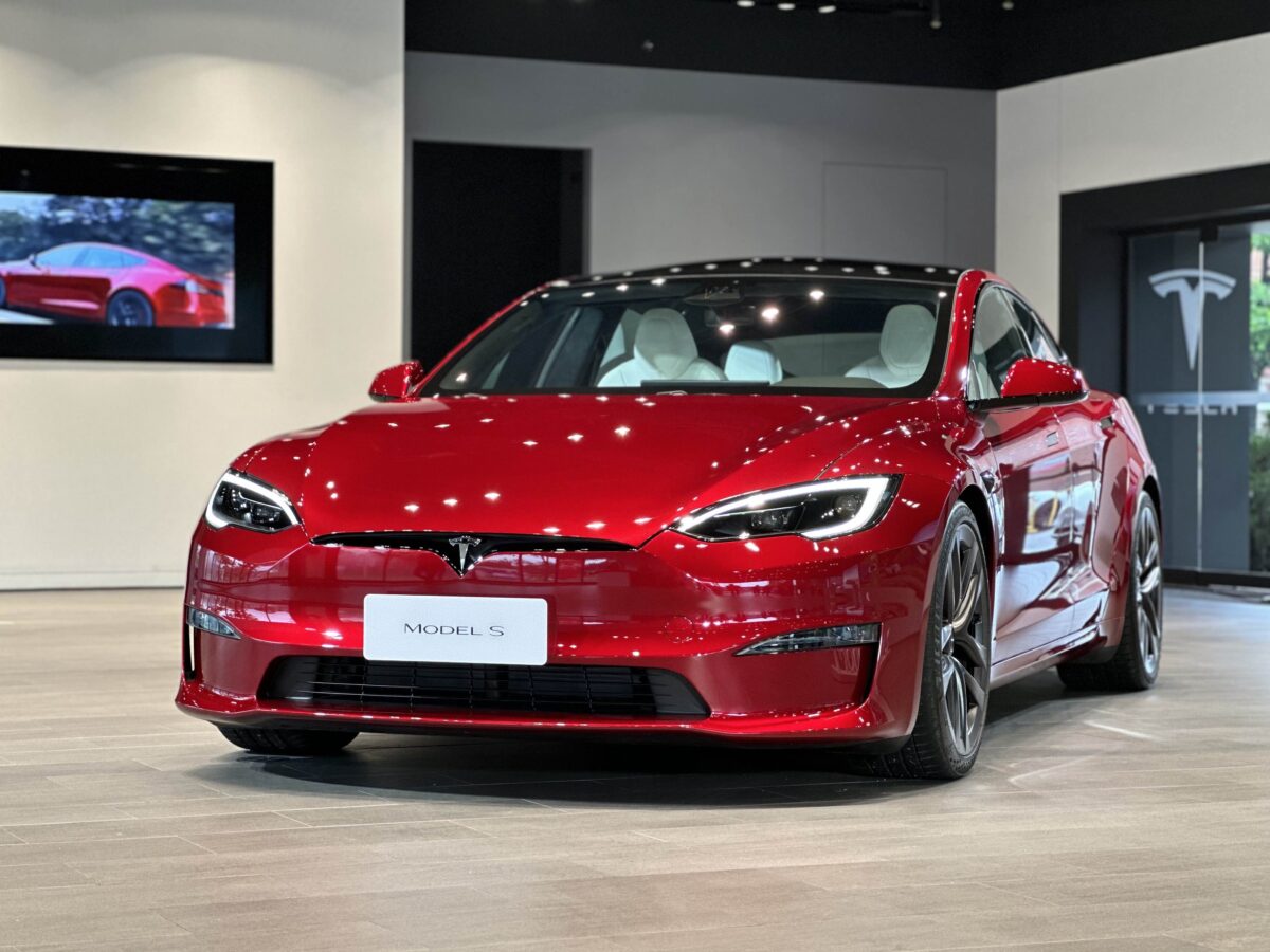 特斯拉 Tesla Model S Ultra Red 烈焰紅