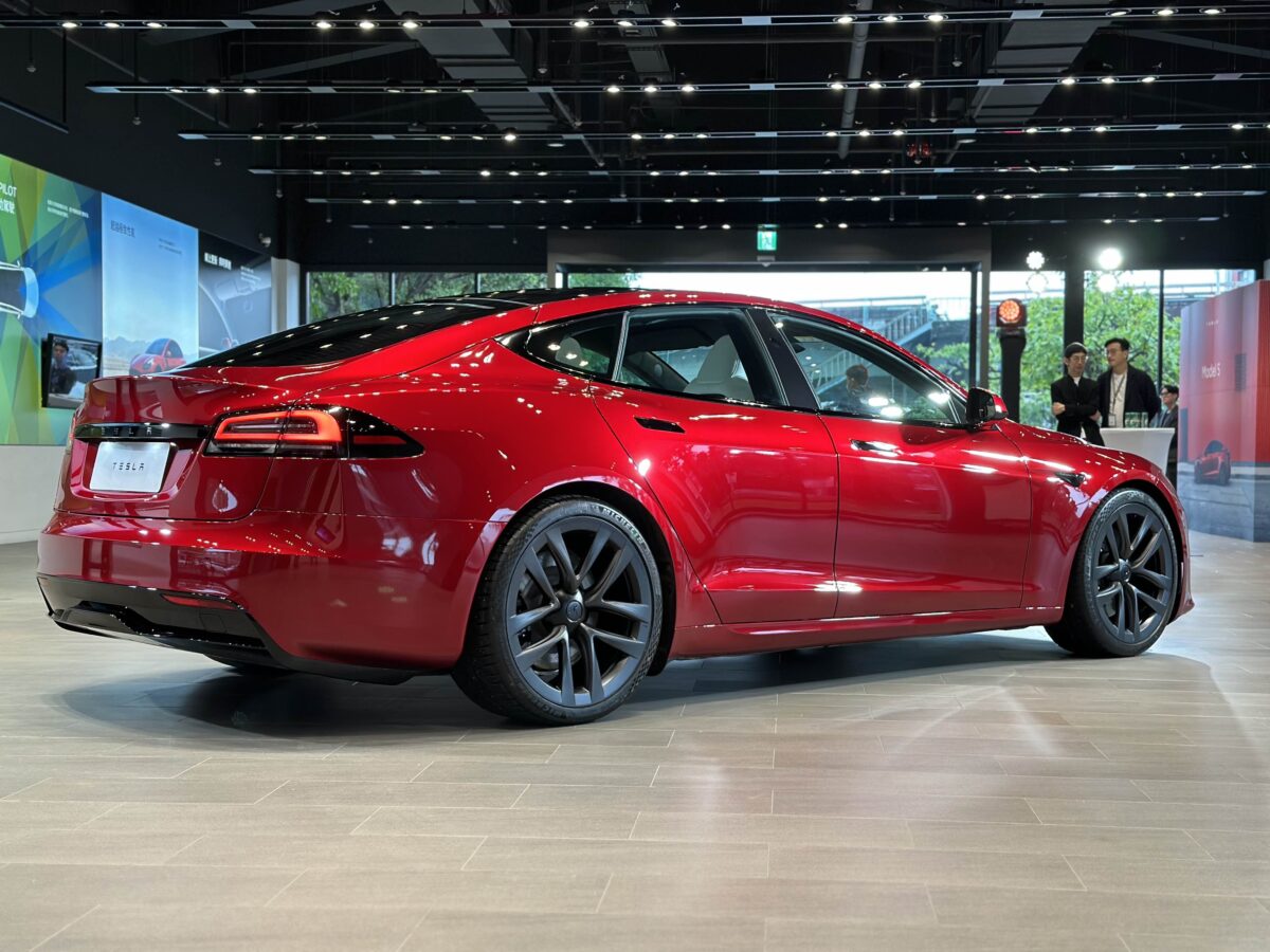 特斯拉 Tesla Model S Ultra Red 烈焰紅