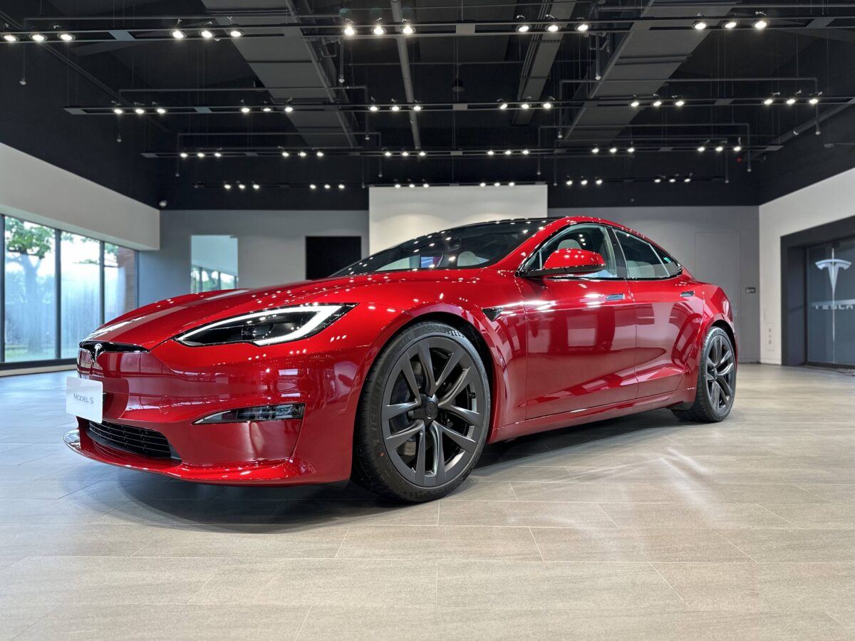 特斯拉 Tesla Model S Ultra Red 烈焰紅