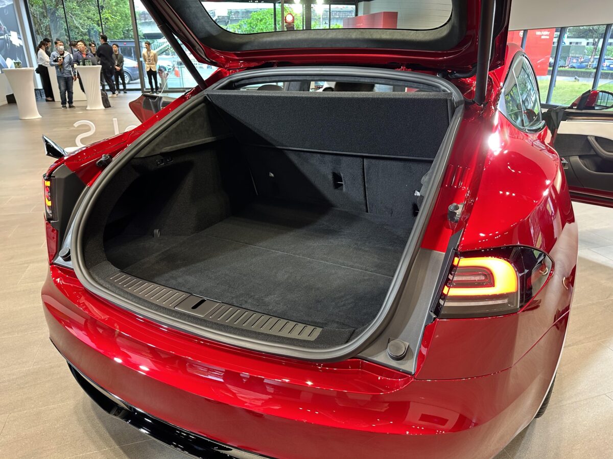 特斯拉 Tesla Model S Ultra Red 烈焰紅