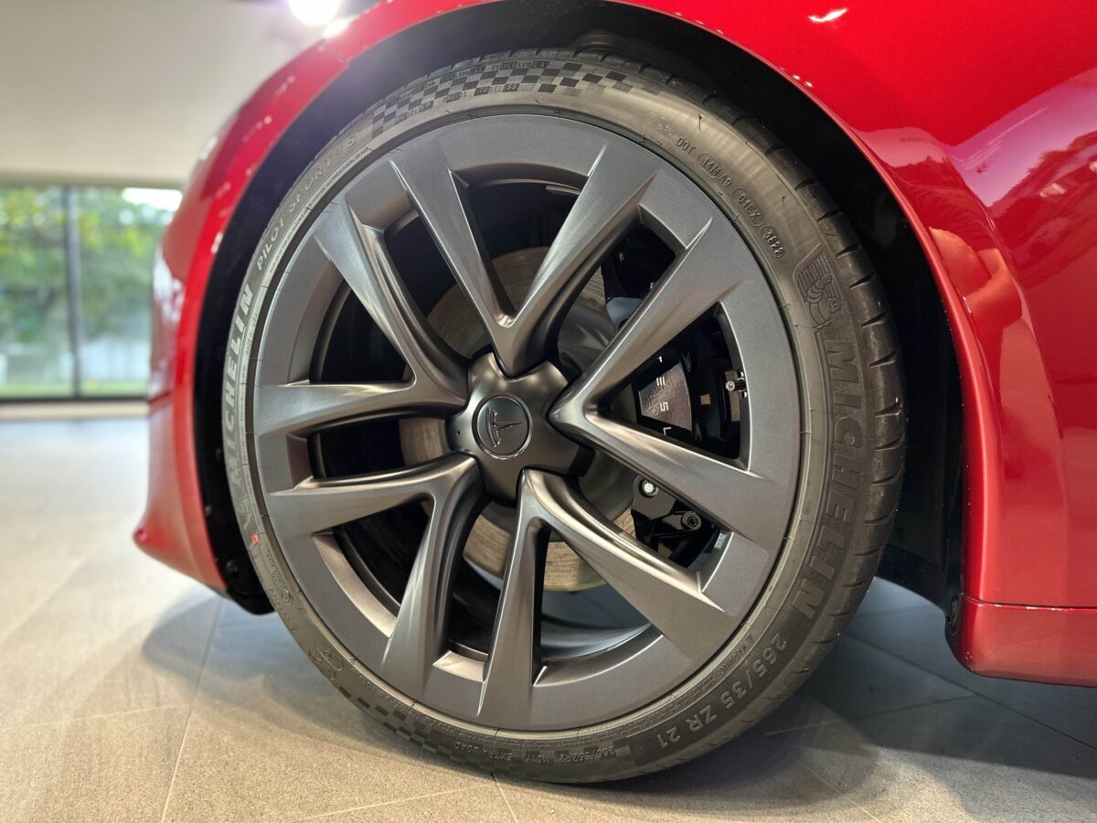 特斯拉 Tesla Model S Ultra Red 烈焰紅