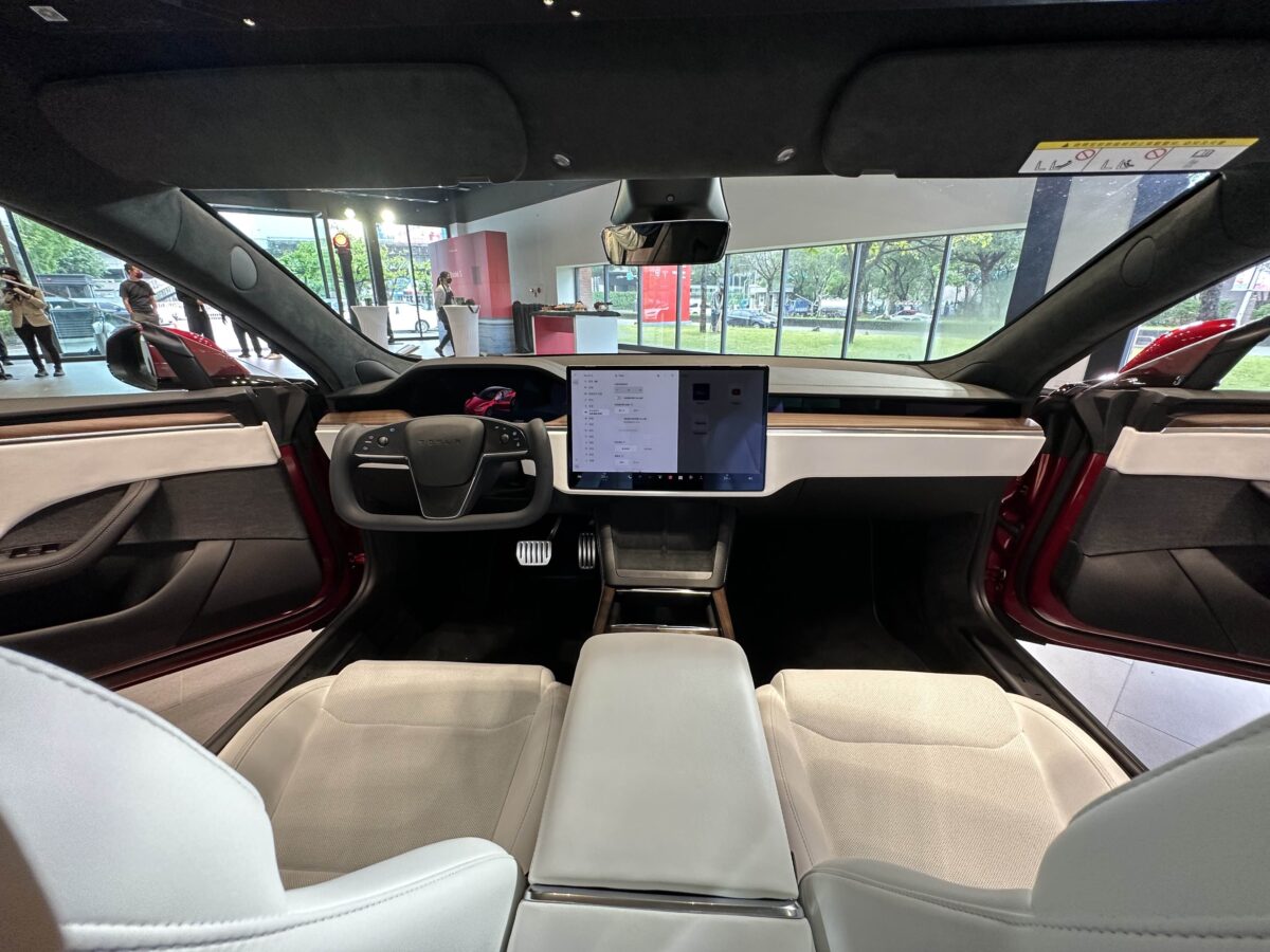 特斯拉 Tesla Model S Ultra Red 烈焰紅