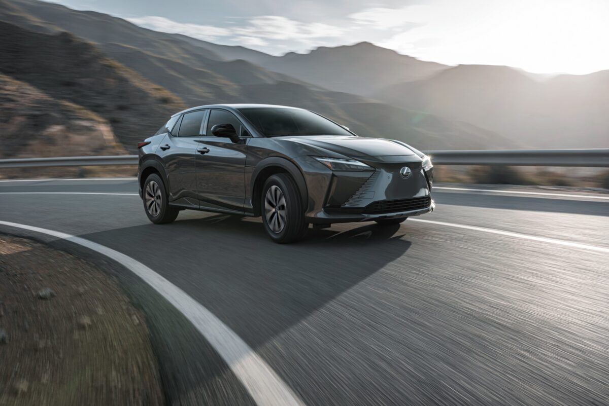 Lexus RZ450e