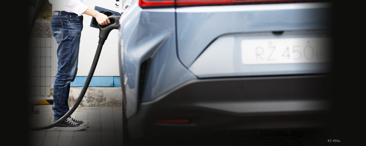 Lexus RZ450e