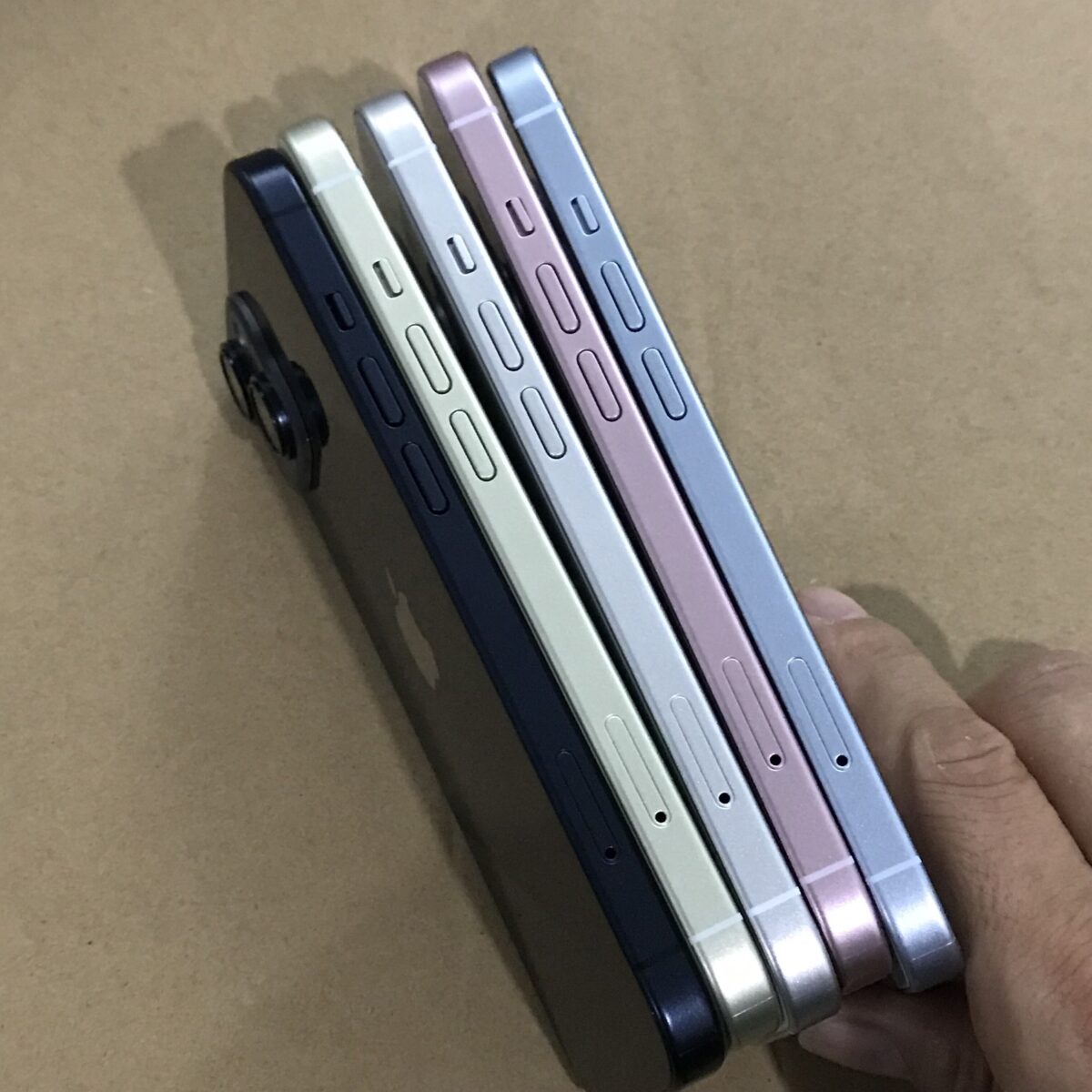 iPhone iOS iPhone 15 iPhone 15 Pro 顏色 配色 模型機 保護殼 編織保護殼 皮革保護殼