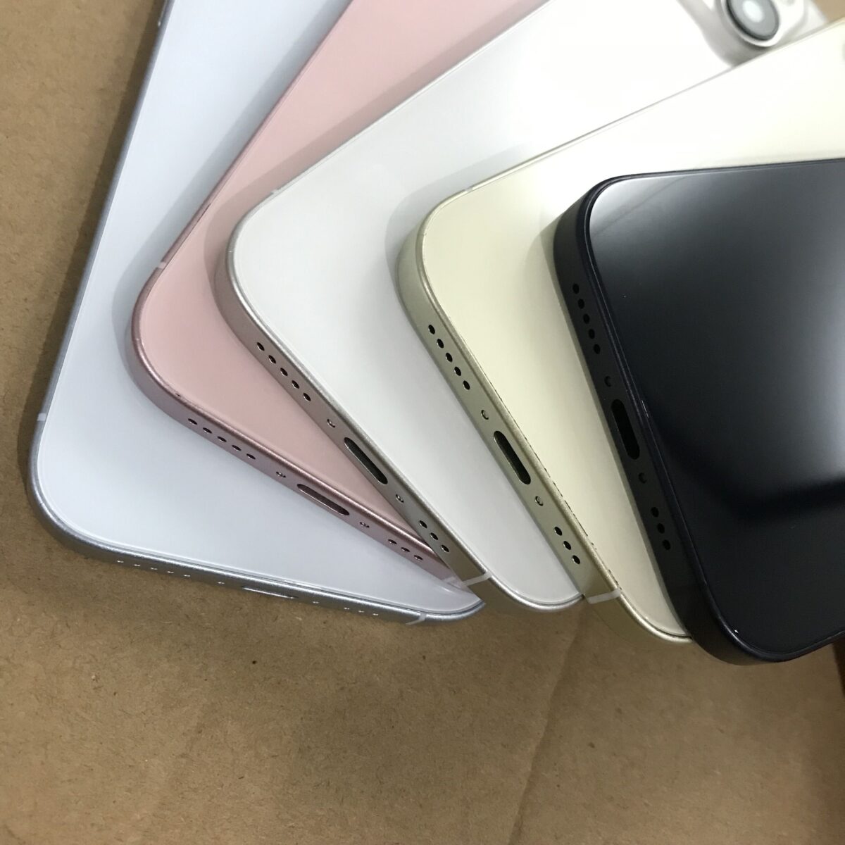 iPhone iOS iPhone 15 iPhone 15 Pro 顏色 配色 模型機 保護殼 編織保護殼 皮革保護殼